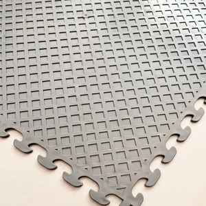 Round Coin PVC Interlocking Garage Floor Tiles 500*500*5mm Plastic Flooring for Car Repair Gym / Workshop Vinyl